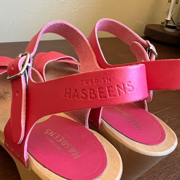 Swedish Hasbeens Mirja Hot Pink Clog Sandals - Picture 4 of 5